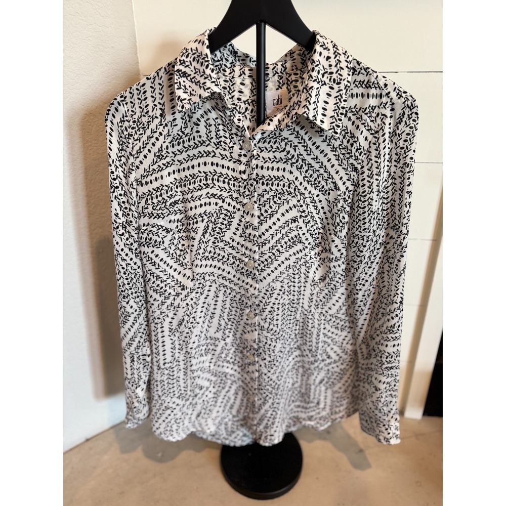 Cabi Black & White Geo Leaf Print Button-Up Blouse‎ Sz S